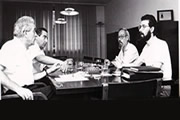 Trabajadores y empresarios pactando