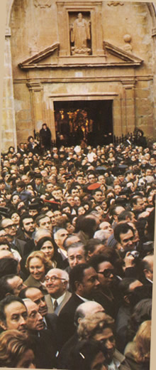 Ante la puerta de San Millán